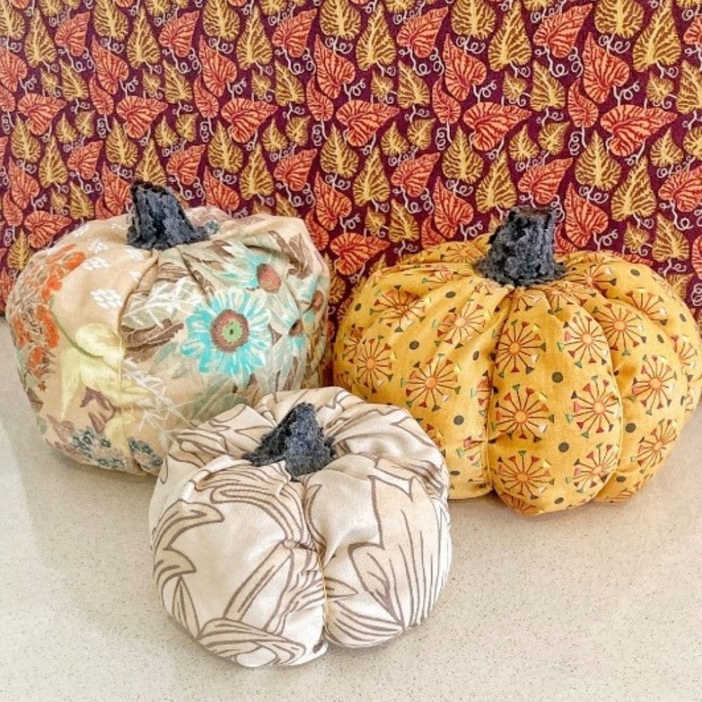 how to make fabric pumpkins
