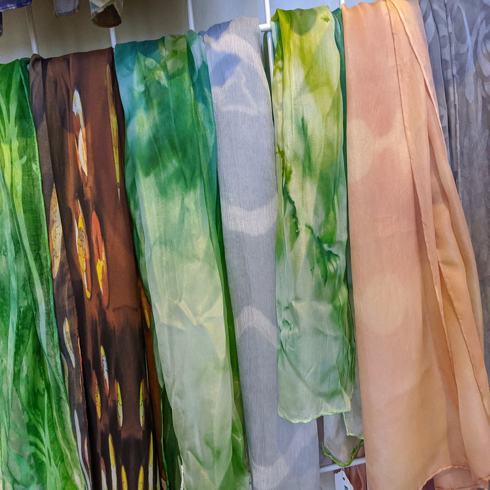 dyeing fabric