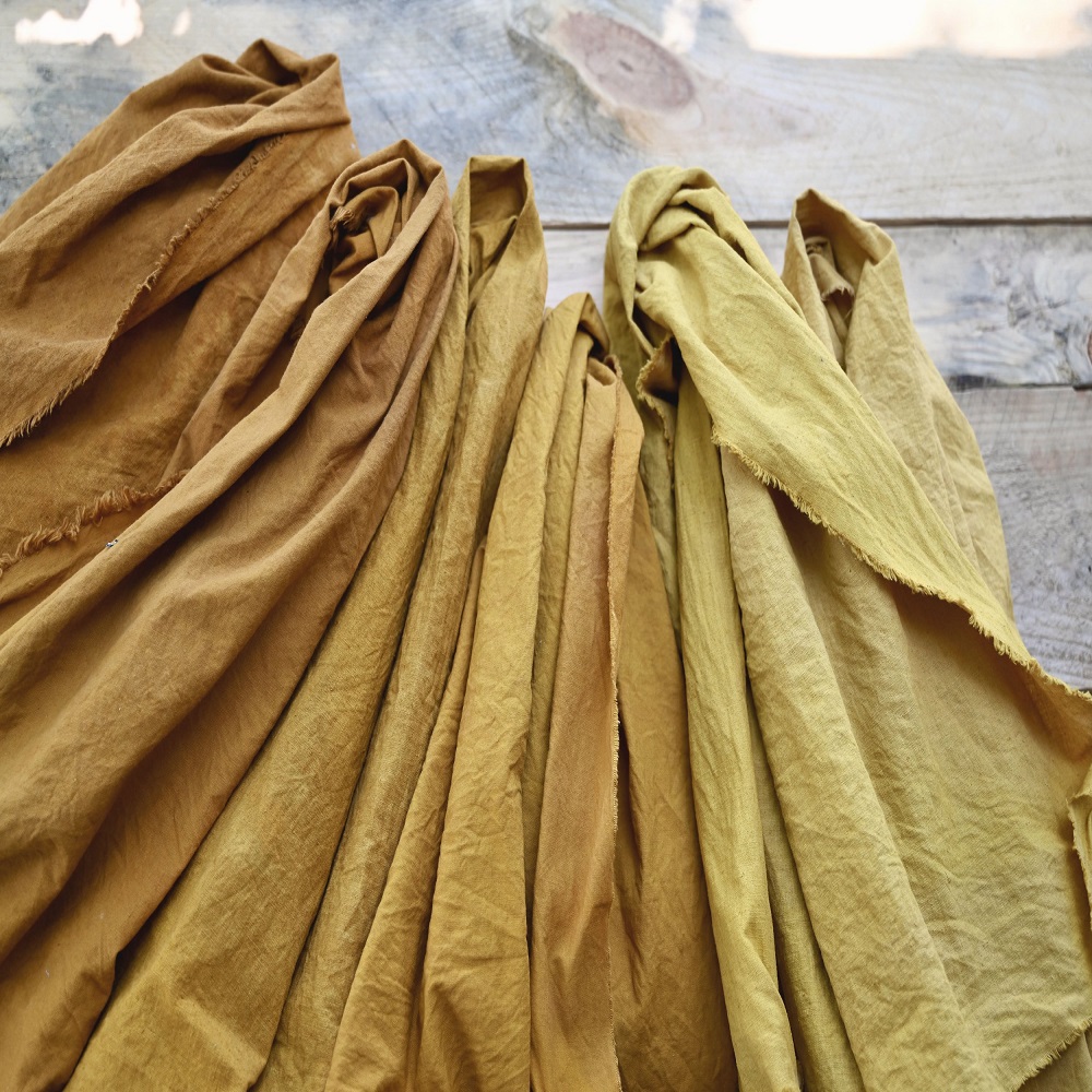 dyeing fabric