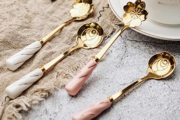Tea Spoon: Choosing the Right Material for Durability Flower Stainless Spoon Set