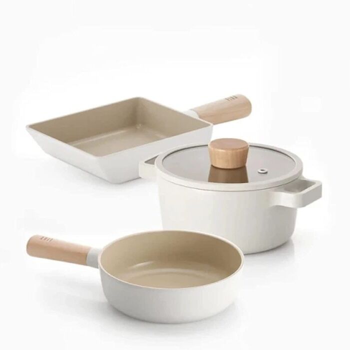 Cooking pots and pans