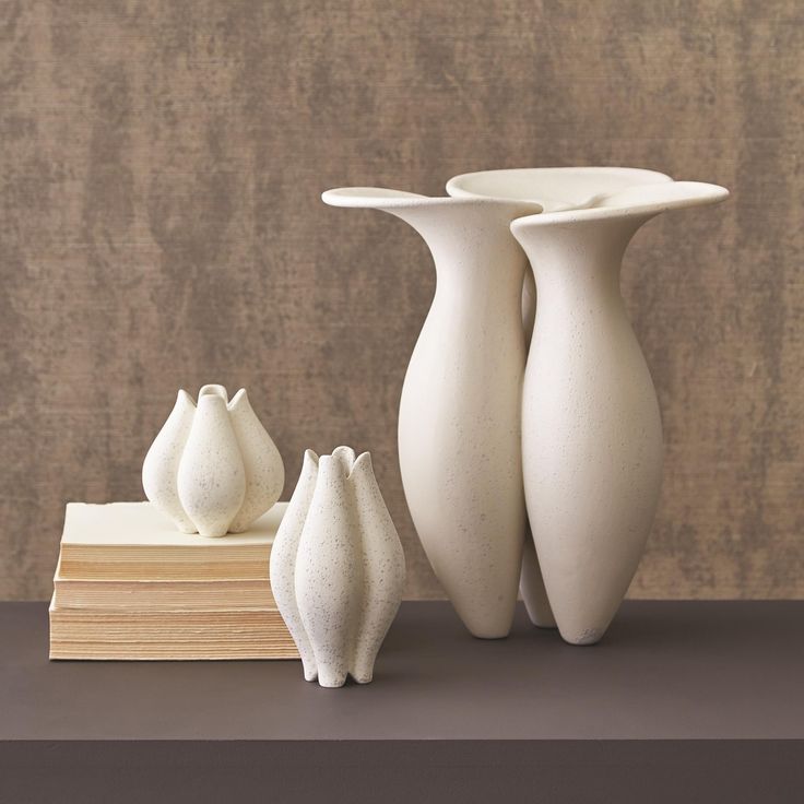 Lily Pad Vase in White 